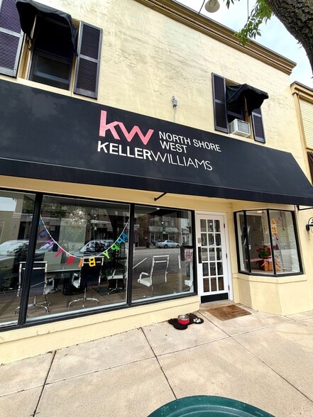 134 Center St, Grayslake, IL for lease - Building Photo - Image 3 of 6