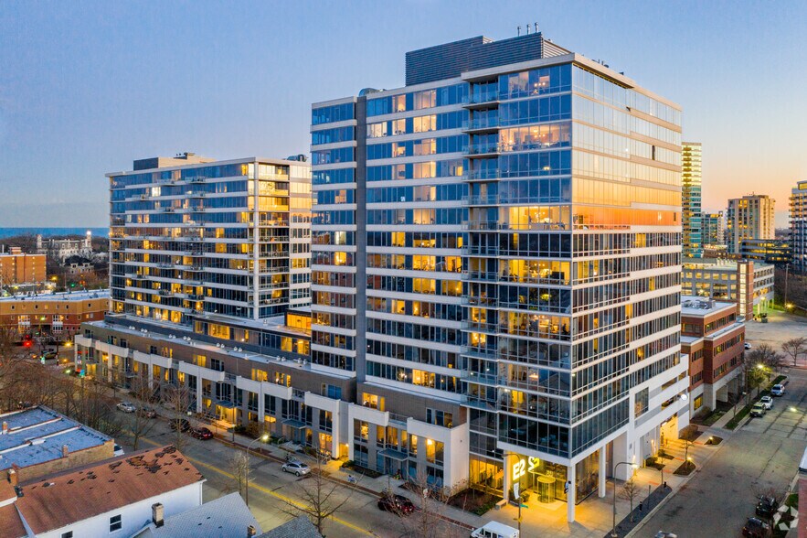 1890 Maple Ave, Evanston, IL à louer - Photo principale - Image 1 de 6