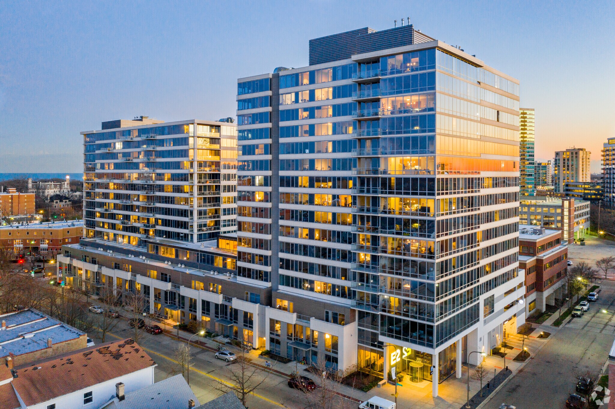 1890 Maple Ave, Evanston, IL à louer Photo principale- Image 1 de 7