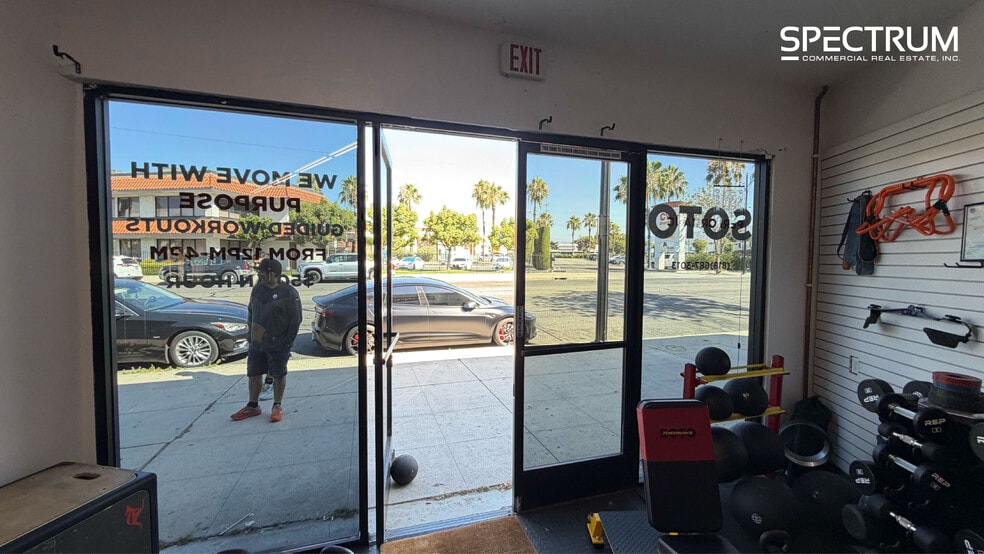 1800-1806 W Olive Ave, Burbank, CA for lease - Building Photo - Image 3 of 11