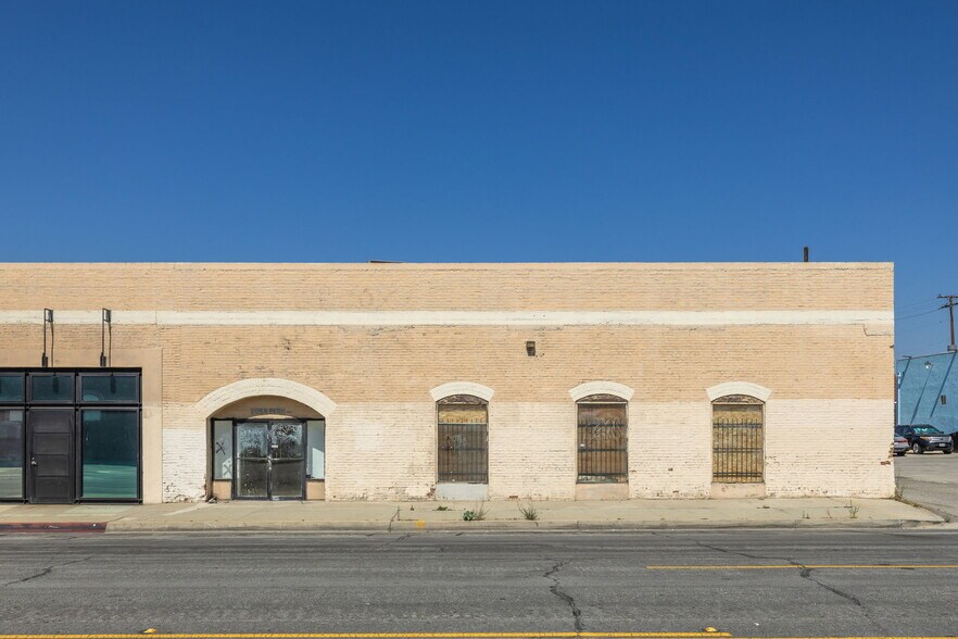 205 N Park Ave, Pomona, CA à louer - Photo du bâtiment - Image 3 de 32