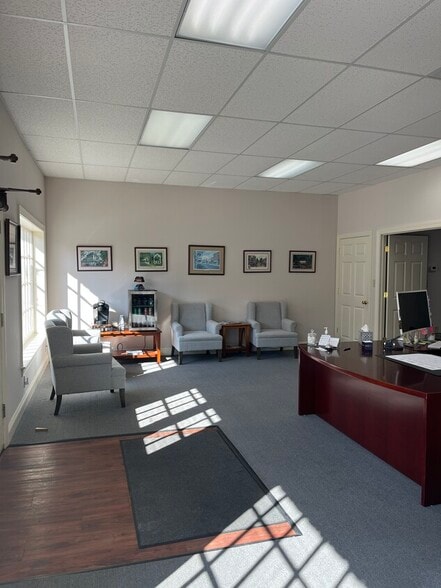 145 E King St, Strasburg, VA for lease - Interior Photo - Image 2 of 15