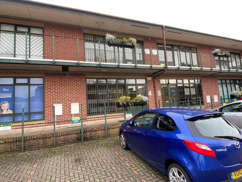 Blakey Rd, Salisbury à louer - Photo du bâtiment - Image 2 de 2