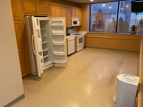 22 Pine St, Bristol, CT for lease Interior Photo- Image 1 of 3