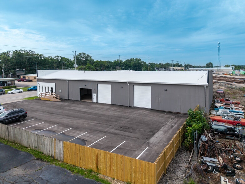 415 S Kansas Ave, Olathe, KS à louer - Photo du bâtiment - Image 3 de 24