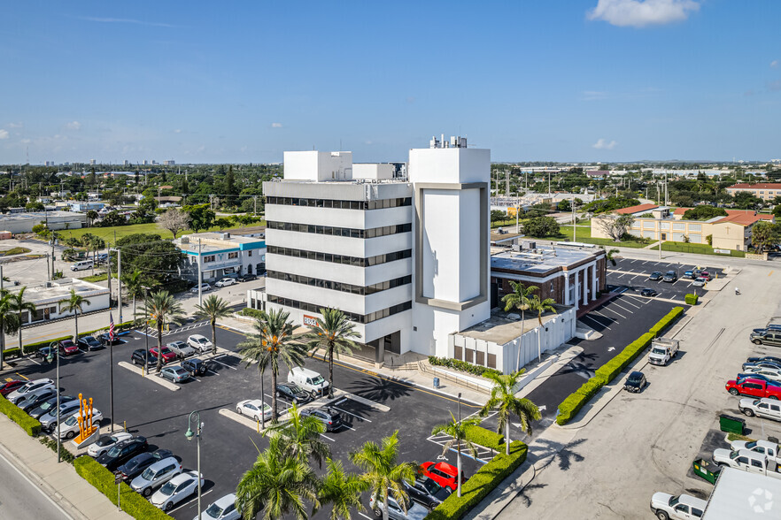 2001 N Broadway, Riviera Beach, FL à vendre - Photo principale - Image 1 de 1