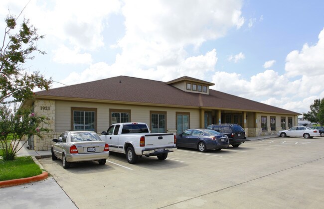 Plus de détails pour 1921 Corporate Dr, San Marcos, TX - Bureau à louer