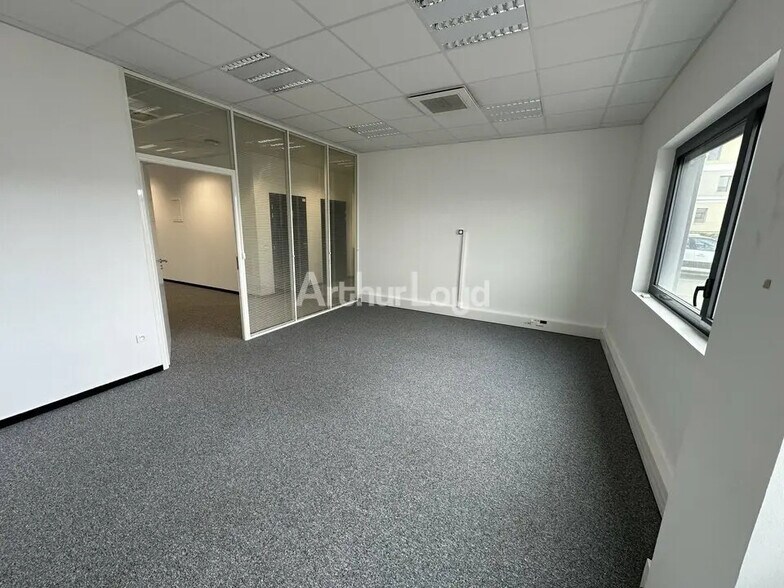 Office in Reims for lease - Interior Photo - Image 3 of 6