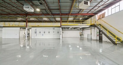 5895 Ambler Dr, Mississauga, ON for lease Interior Photo- Image 2 of 4