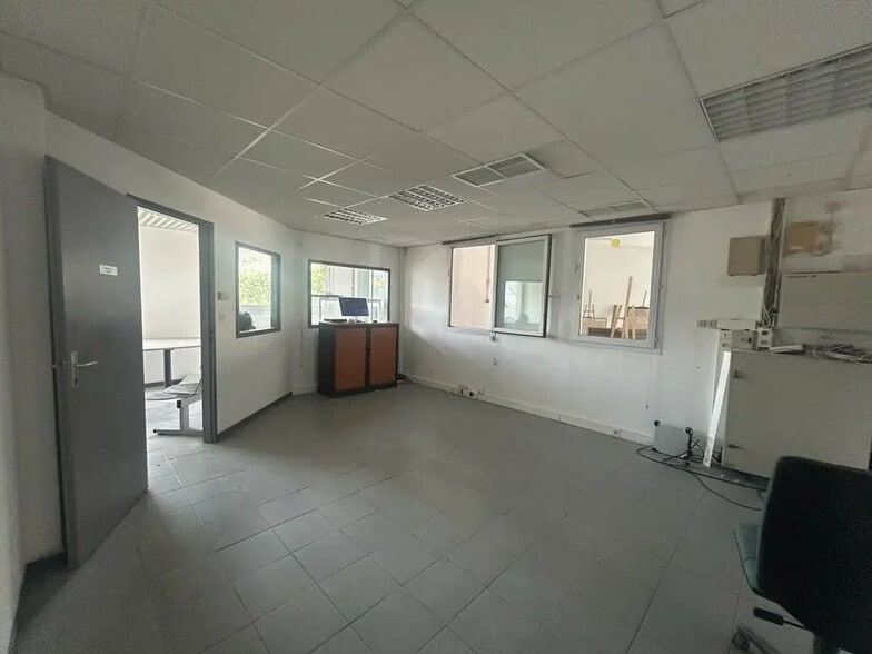 Bureau dans Graveson à louer - Photo intérieure - Image 3 de 6