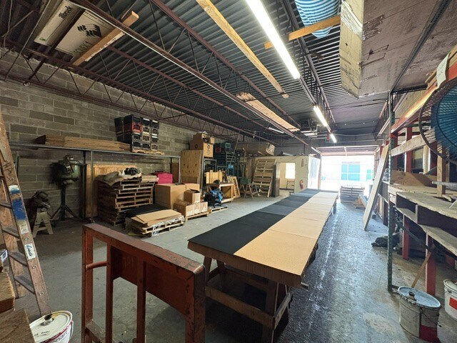 73 Nancy St, West Babylon, NY à louer - Photo du bâtiment - Image 3 de 4