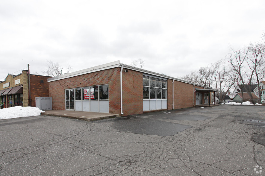 1549 Main St, East Hartford, CT à vendre - Photo principale - Image 1 de 1