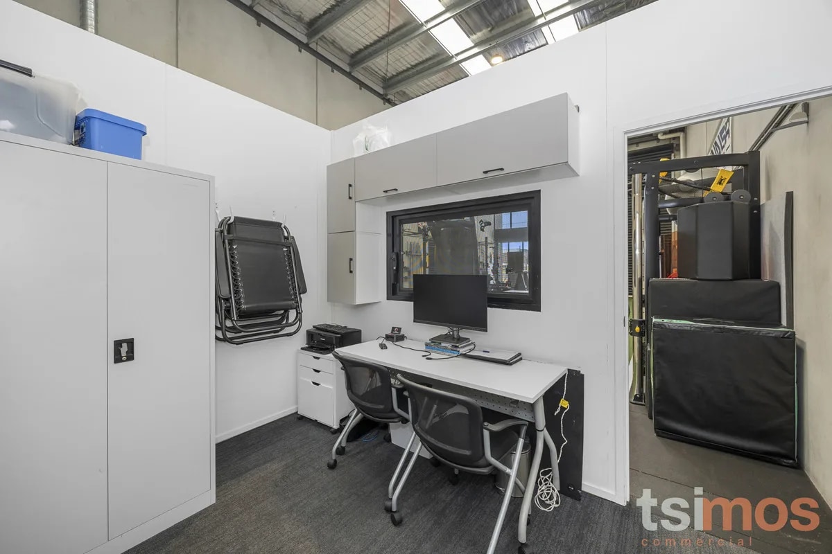 49 Grange Rd, Cheltenham, VIC 3192 - Unit 13 - - Interior Photo - Image 2 of 2