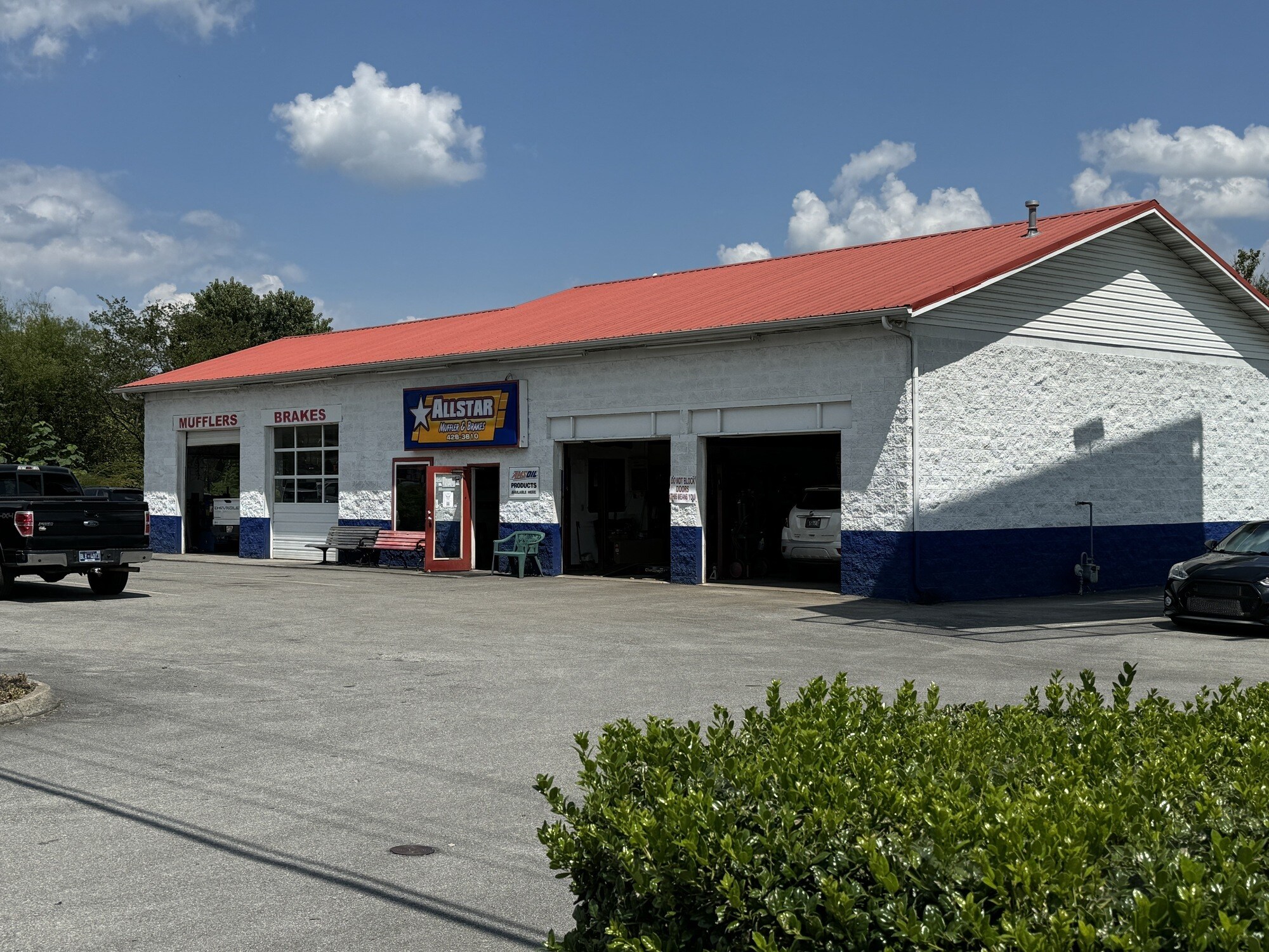 1403 Parkway, Sevierville, TN for lease Building Photo- Image 1 of 9