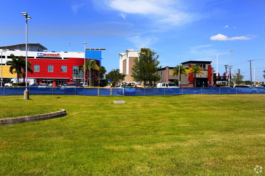 5315 Avion Park Dr, Tampa, FL à louer - Photo du bâtiment - Image 3 de 5