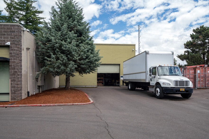 2450 NW Eleven Mile Ave, Gresham, OR for sale - Building Photo - Image 2 of 14