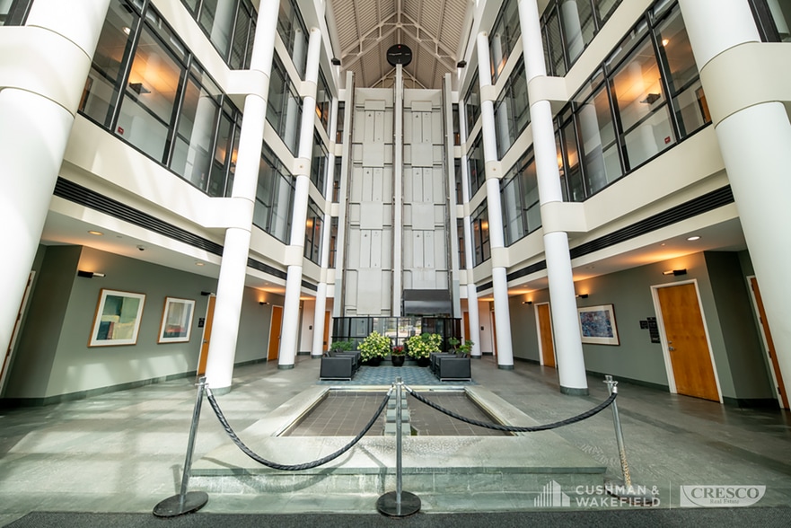 23250 Chagrin Blvd, Beachwood, OH for lease - Building Photo - Image 3 of 5