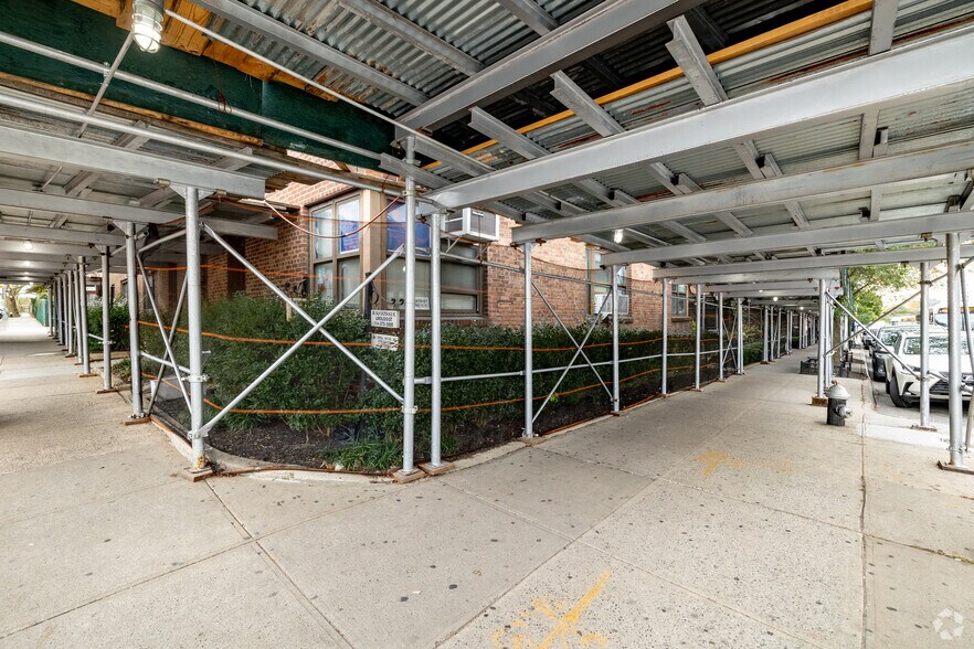 98120 Queens Blvd, Rego Park, NY for sale - Building Photo - Image 3 of 97