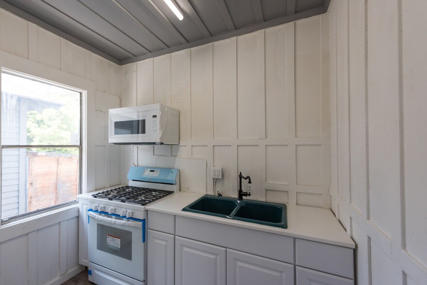 16005 Mateo St, San Leandro, CA à vendre - Photo du bâtiment - Image 3 de 33