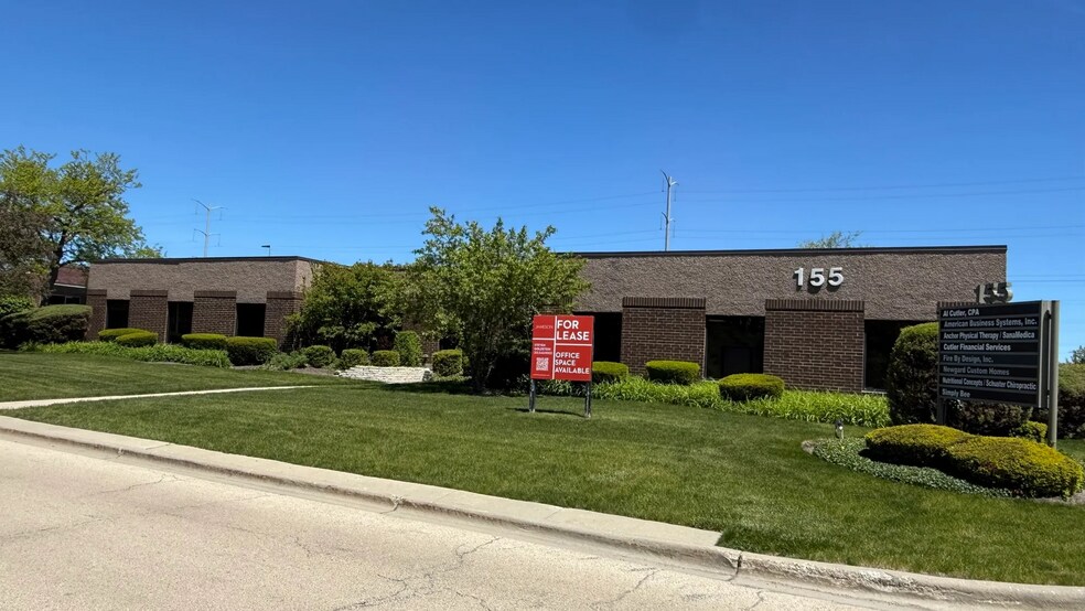155 Revere Dr, Northbrook, IL à louer - Photo du bâtiment - Image 3 de 8