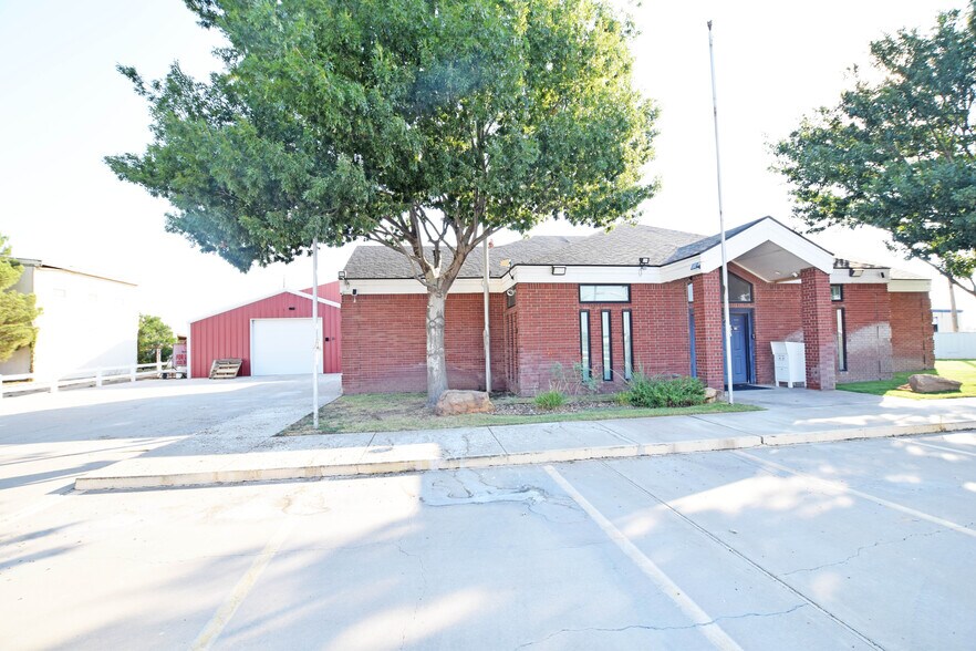 327 SE Loop 338, Odessa, TX à louer - Photo du bâtiment - Image 3 de 76