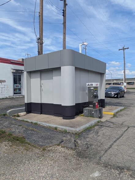 4311 Grand Ave, Middletown, OH for sale - Building Photo - Image 2 of 5