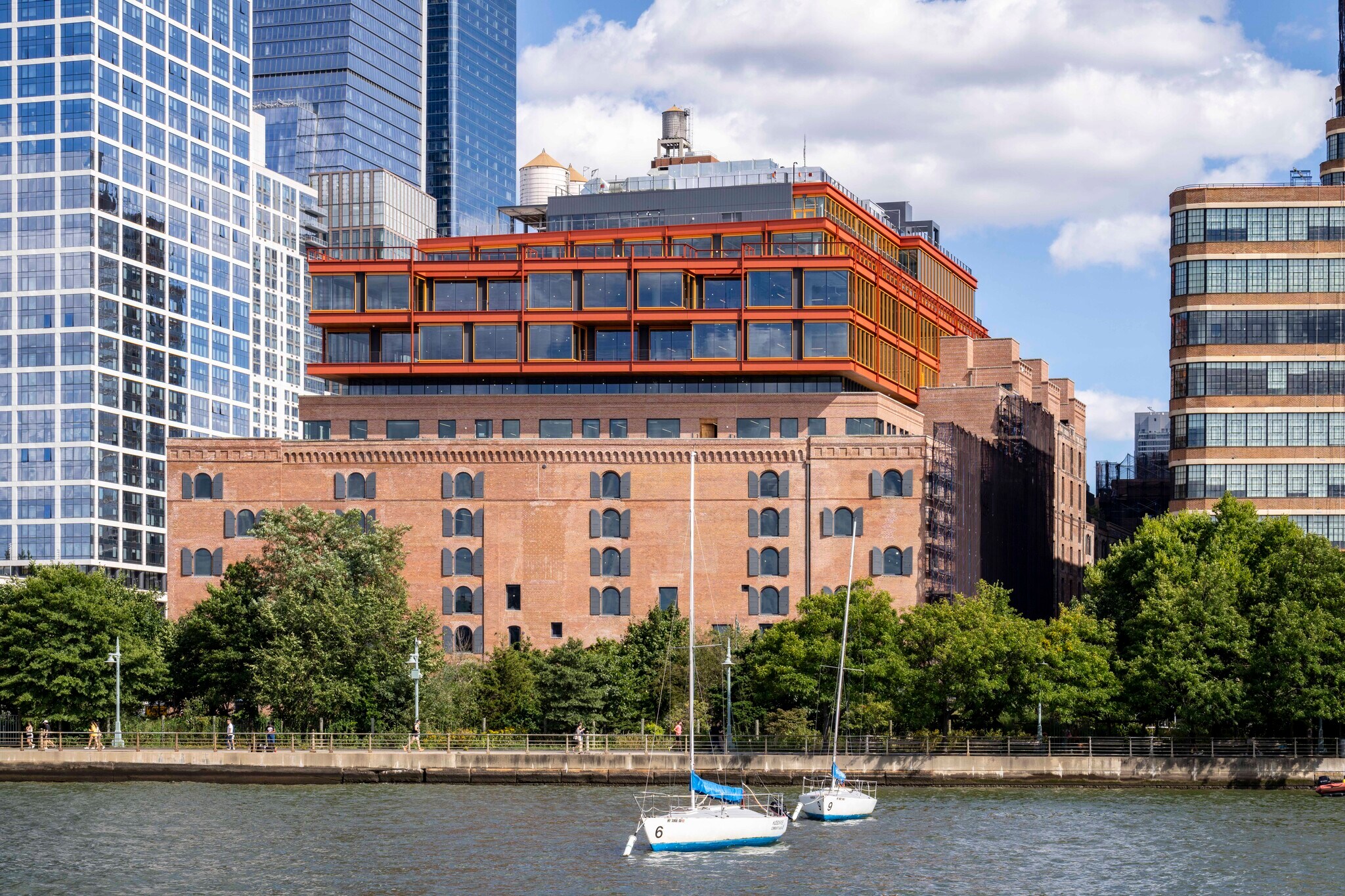 271 11th Ave, New York, NY for lease Primary Photo- Image 1 of 15