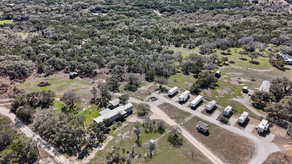 820 Forest View Dr, Blanco, TX à vendre - Photo du bâtiment - Image 1 de 47