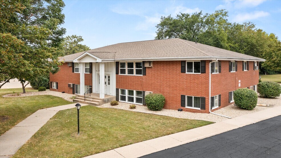 40-UNIT STRATEGIC MULTIFAMILY PORTFOLIO: portefeuille de 1 propriétés à vendre sur LoopNet.ca - Photo du bâtiment - Image 3 de 26