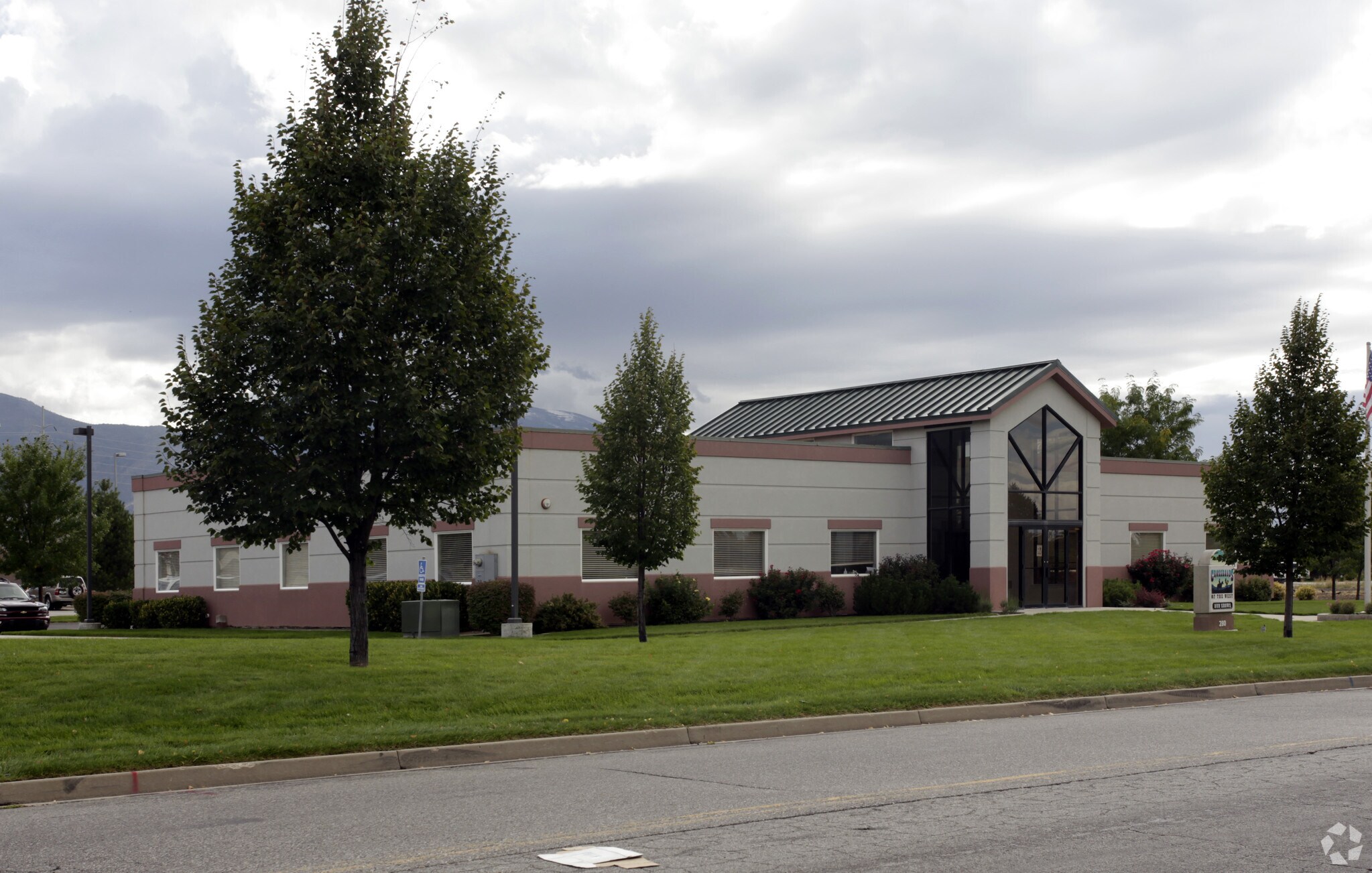 280 N Kays Dr, Kaysville, UT à louer Photo principale- Image 1 de 9