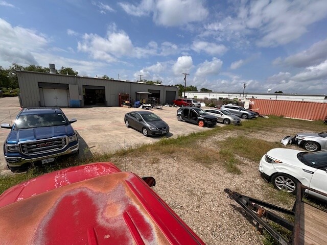 2609 W Arkansas Ln, Dalworthington Gardens, TX à vendre - Photo du bâtiment - Image 3 de 8