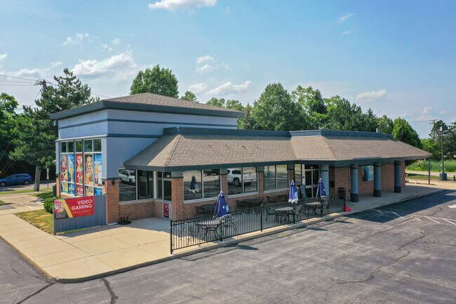 More details for 1440 Grand Ave, Lindenhurst, IL - Retail for Sale