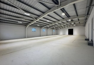 156 Dukes Rd, London for lease Interior Photo- Image 2 of 6