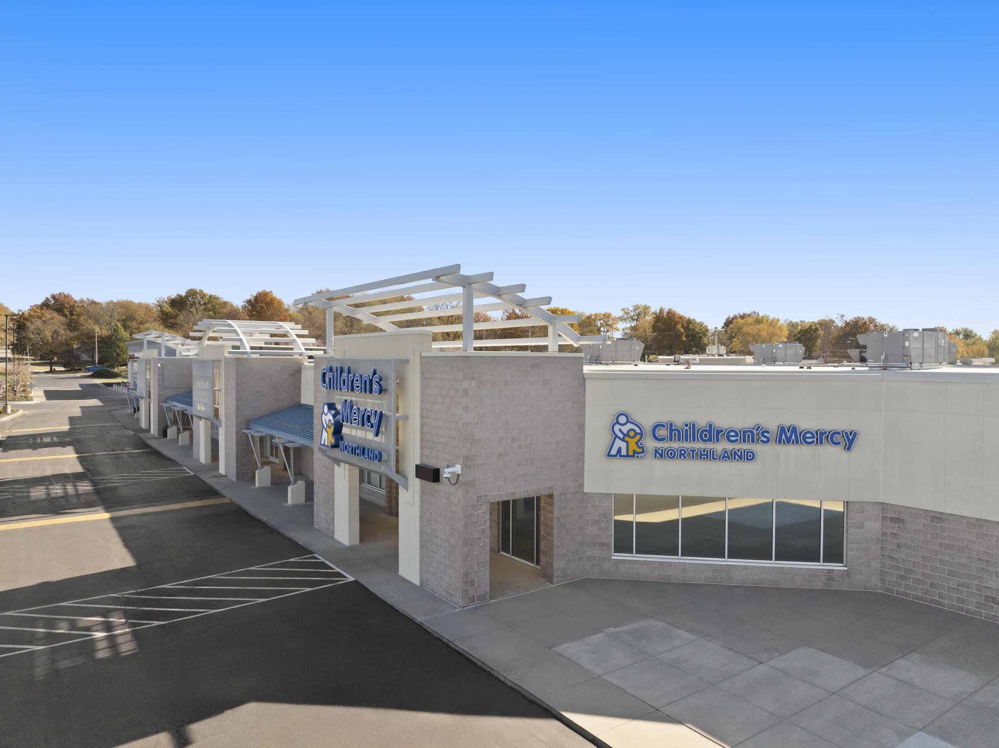 501 NW Barry Rd, Kansas City, MO à louer Photo du bâtiment- Image 1 de 10