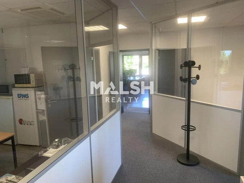 Office in Neyron for lease - Building Photo - Image 2 of 13