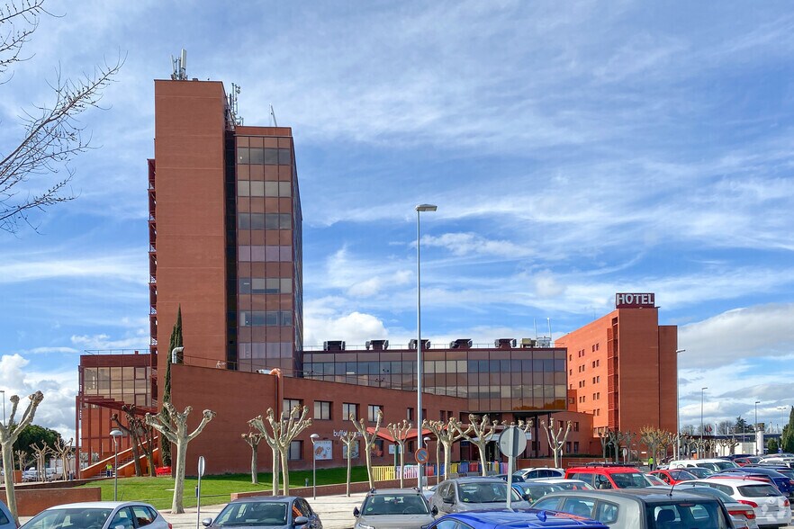 Bureau dans Madrid, Madrid à louer - Photo du bâtiment - Image 2 de 5