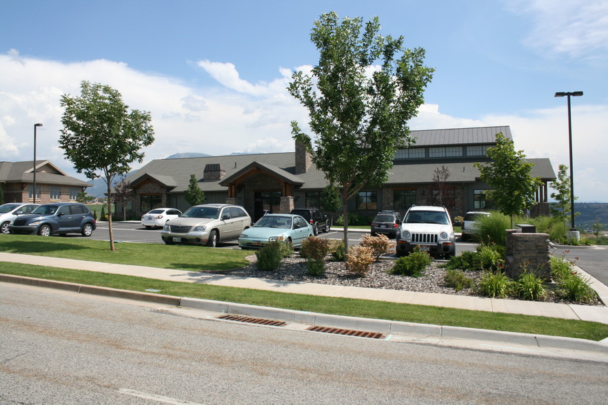 5748 S Adams Avenue Pkwy, Ogden, UT à vendre - Photo du bâtiment - Image 1 de 1