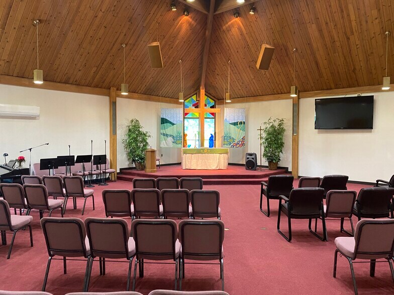46001 Warren Rd, Canton Township, MI à louer - Photo du bâtiment - Image 2 de 14