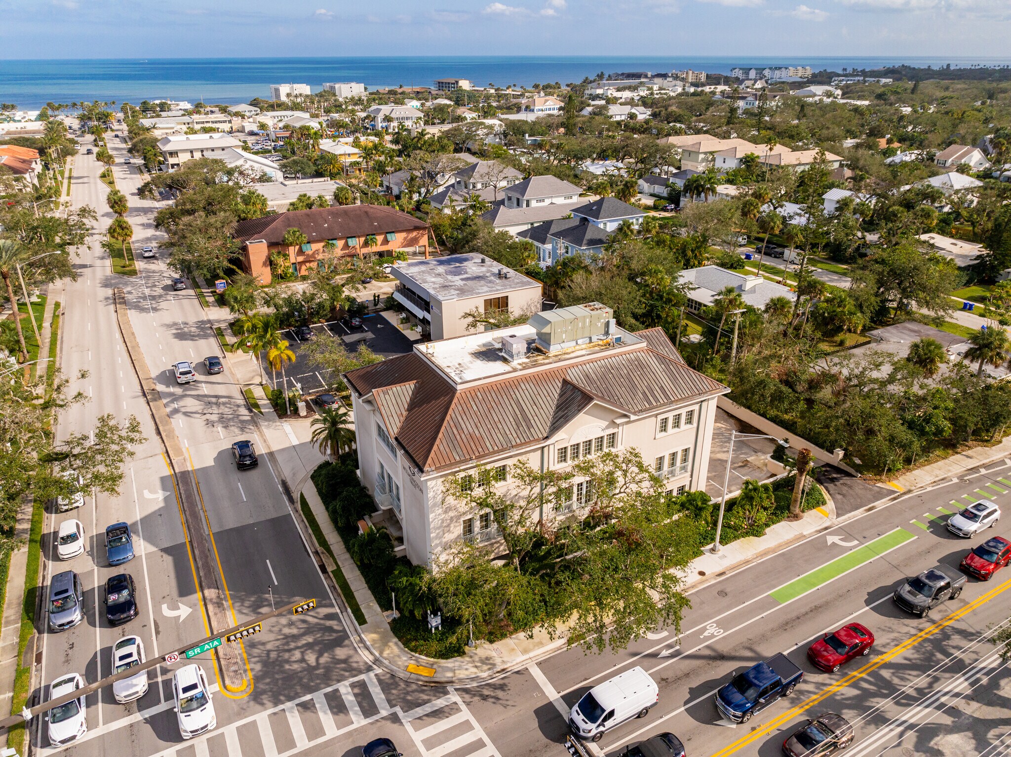 700 Beachland Blvd, Vero Beach, FL à louer Photo du bâtiment- Image 1 de 11