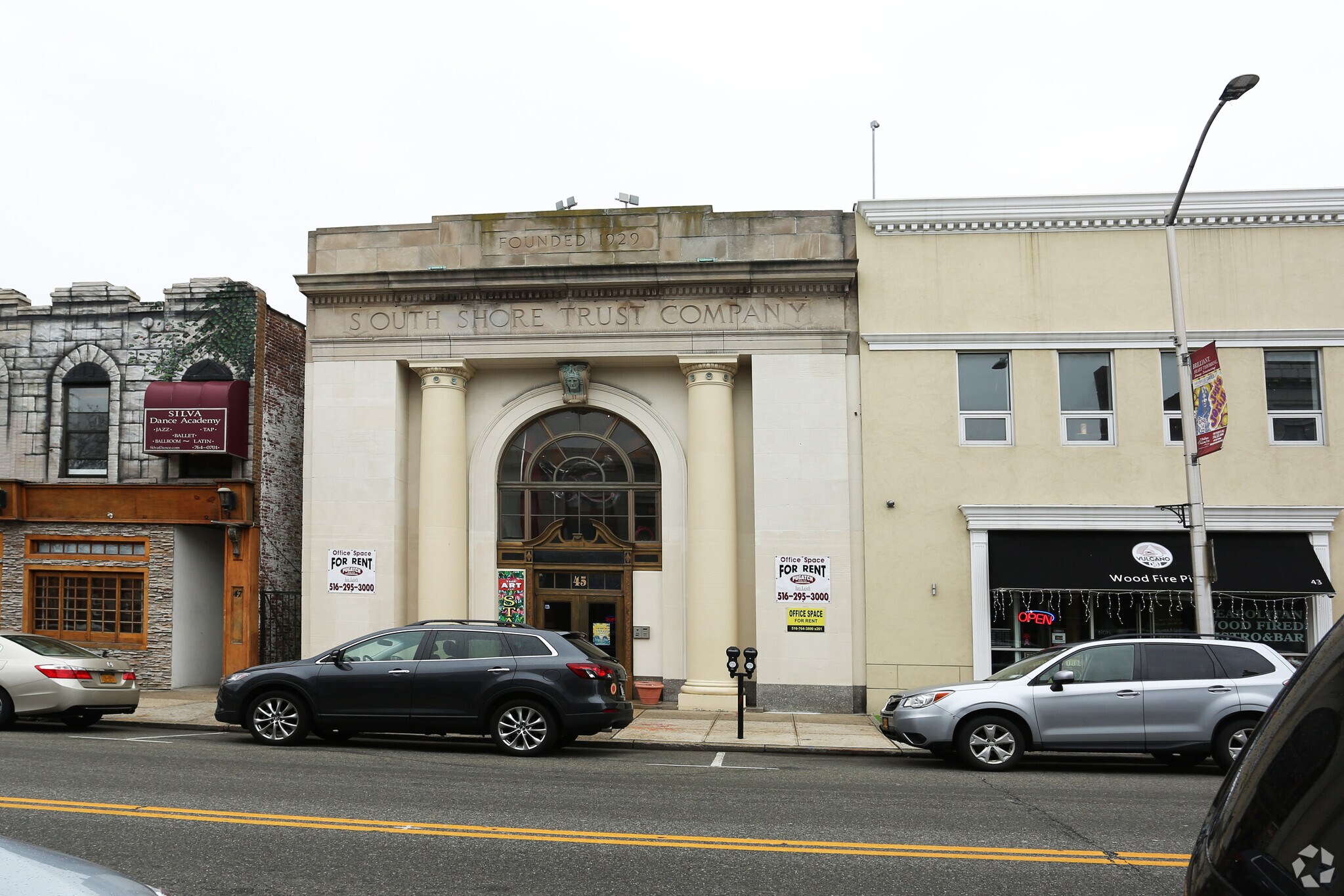 45 N Village Ave, Rockville Centre, NY à vendre Photo principale- Image 1 de 33