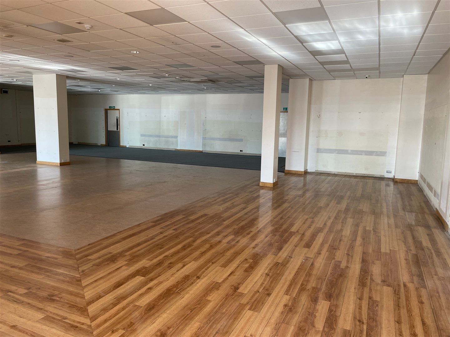 Queens Way, Weston Super Mare for lease Interior Photo- Image 1 of 2
