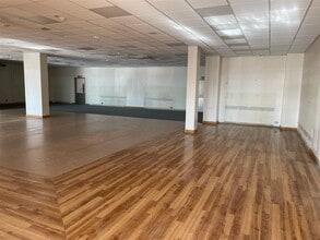 Queens Way, Weston Super Mare for lease Interior Photo- Image 1 of 2