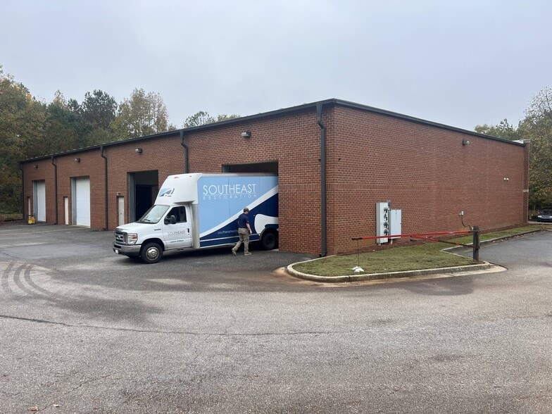 1060 Commerce Dr, Bogart, GA for lease - Building Photo - Image 2 of 14