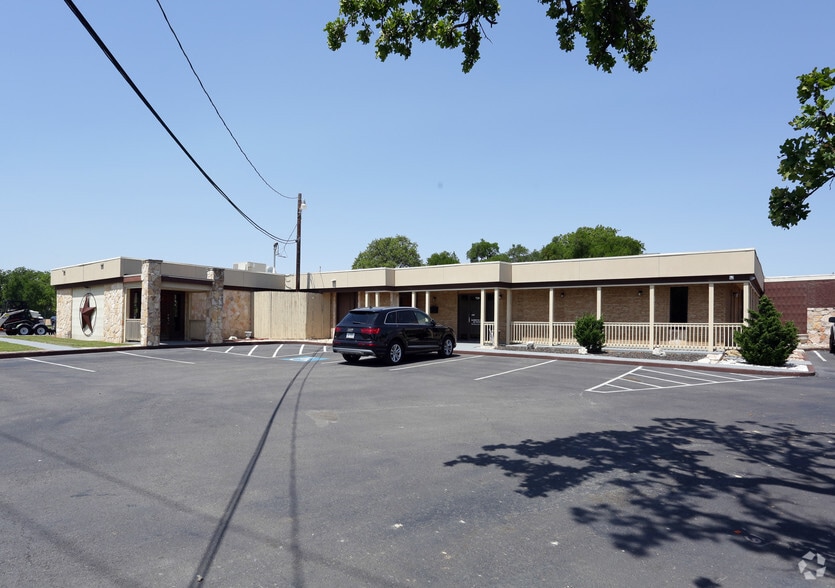 716 W Euless Blvd, Euless, TX for sale - Building Photo - Image 2 of 2