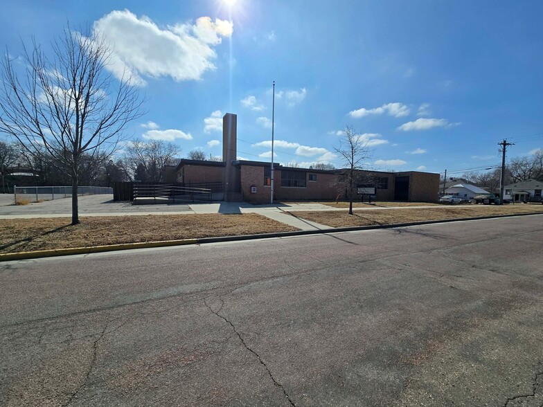 613 Mulberry St, Yankton, SD for sale - Building Photo - Image 3 of 37