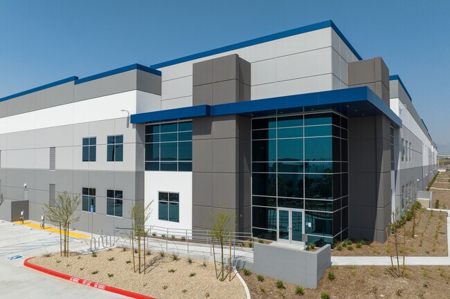 Plus de détails pour 6237 Cajon Blvd, San Bernardino, CA - Industriel à louer