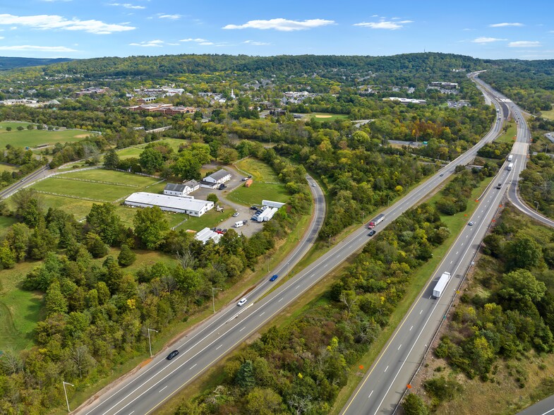 1850 Burnt Mills Rd, Bedminster, NJ à vendre - Photo du bâtiment - Image 1 de 10