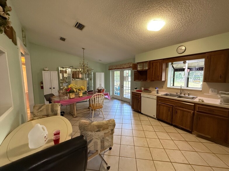 39106 Grays Airport Rd, Lady Lake, FL for sale - Building Photo - Image 3 of 8