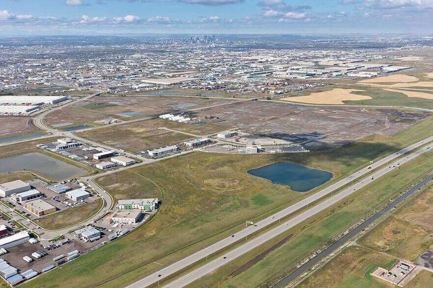 10728 74 St SE, Calgary, AB à vendre - Photo principale - Image 1 de 1