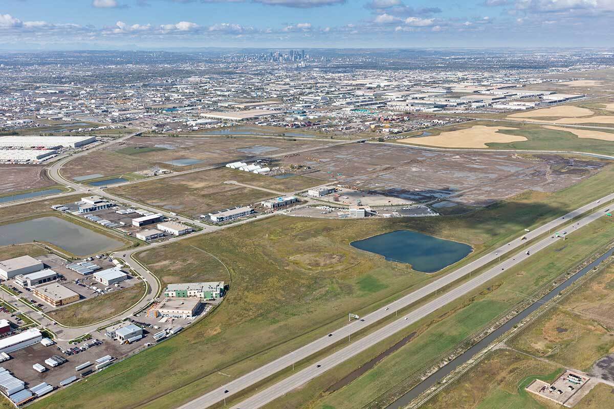 10728 74 St SE, Calgary, AB for sale Primary Photo- Image 1 of 1